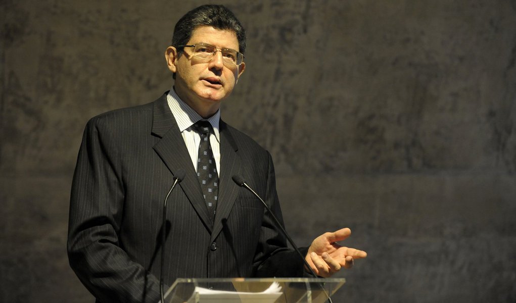 Rio de Janeiro - O ministro da Fazenda, Joaquim Levy participa da abertura e do semin�rio 20 Anos da Lei de Concess�o promovido pelo FGV (T�nia R�go/Ag�ncia Brasil) (Foto: Gisele Federicce) Rio de Janeiro - O ministro da Fazenda, Joaquim Levy participa da abertura e do semin�rio 20 Anos da Lei de Concess�o promovido pelo FGV (T�nia R�go/Ag�ncia Brasil)
