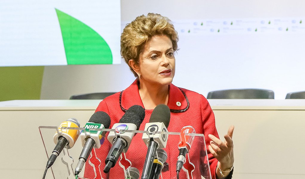 Paris - França, 30/11/2015. Presidenta Dilma Rousseff participa da Mission Innovation Launch Event durante 21º Conferência das Partes da Convenção-Quadro das Nações Unidas sobre a Mudança do Clima – COP21. Foto: Rafael Carlota/PR (Foto: Pedro Maciel) Paris - França, 30/11/2015. Presidenta Dilma Rousseff participa da Mission Innovation Launch Event durante 21º Conferência das Partes da Convenção-Quadro das Nações Unidas sobre a Mudança do Clima – COP21. Foto: Rafael Carlota/PR