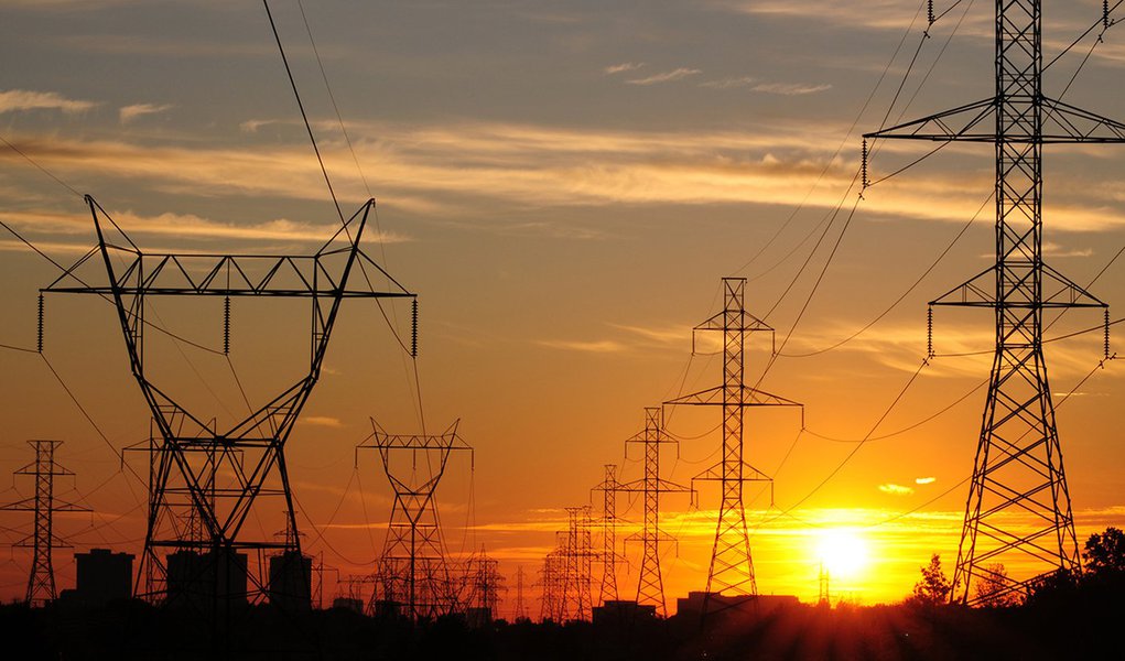 power transmission & Sunset (Foto: Aquiles Lins) power transmission & Sunset