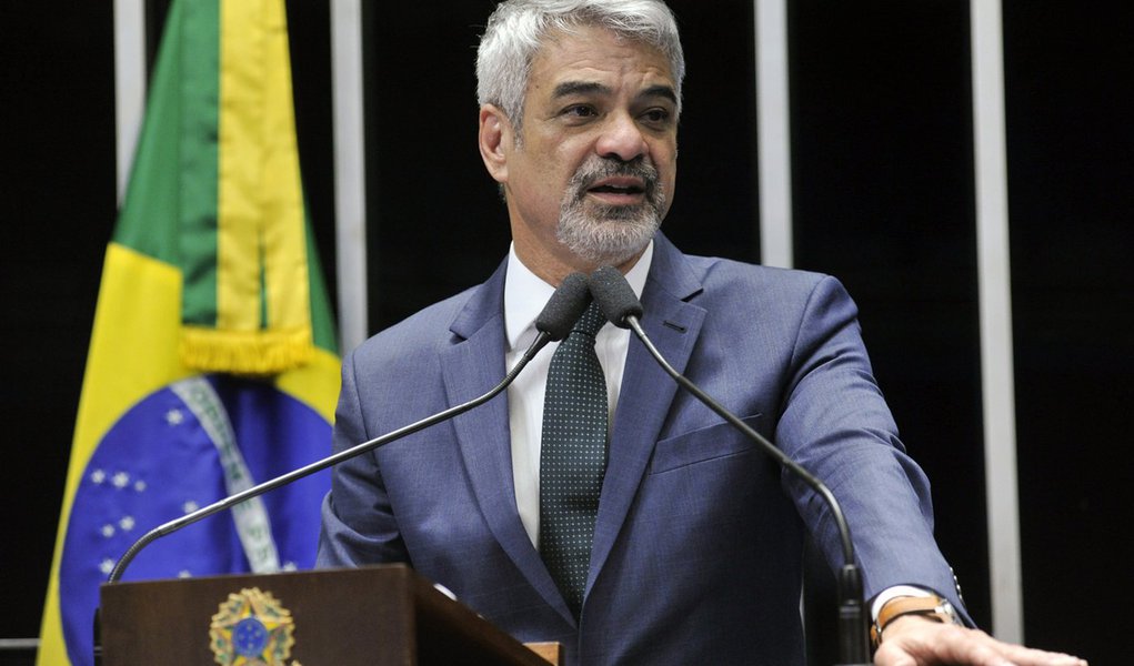 Plenário do Senado Federal durante sessão deliberativa ordinária. Em discurso, senador Humberto Costa (PT-PE). Foto: Geraldo Magela/Agência Senado (Foto: Paulo Emílio) Plenário do Senado Federal durante sessão deliberativa ordinária. Em discurso, senador Humberto Costa (PT-PE). Foto: Geraldo Magela/Agência Senado
