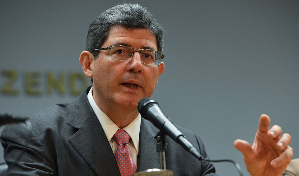 Entrevista dos ministros Joaquim Levy e Izabela Teixeira, após a reunião do Conselho Empresarial Brasileiro (CEBDS) (José Cruz/Agência Brasil) (Foto: Paulo Emílio) Entrevista dos ministros Joaquim Levy e Izabela Teixeira, após a reunião do Conselho Empresarial Brasileiro (CEBDS) (José Cruz/Agência Brasil)
