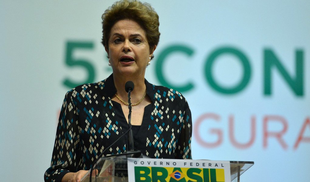 Bras�lia - A presidenta Dilma Rousseff participa da abertura da 5� Confer�ncia Nacional de Seguran�a Alimentar e Nutricional, no Centro de Conven��es Ulysses Guimar�es (Valter Campanato/Ag�ncia Brasil) (Foto: José Barbacena) Bras�lia - A presidenta Dilma Rousseff participa da abertura da 5� Confer�ncia Nacional de Seguran�a Alimentar e Nutricional, no Centro de Conven��es Ulysses Guimar�es (Valter Campanato/Ag�ncia Brasil)
