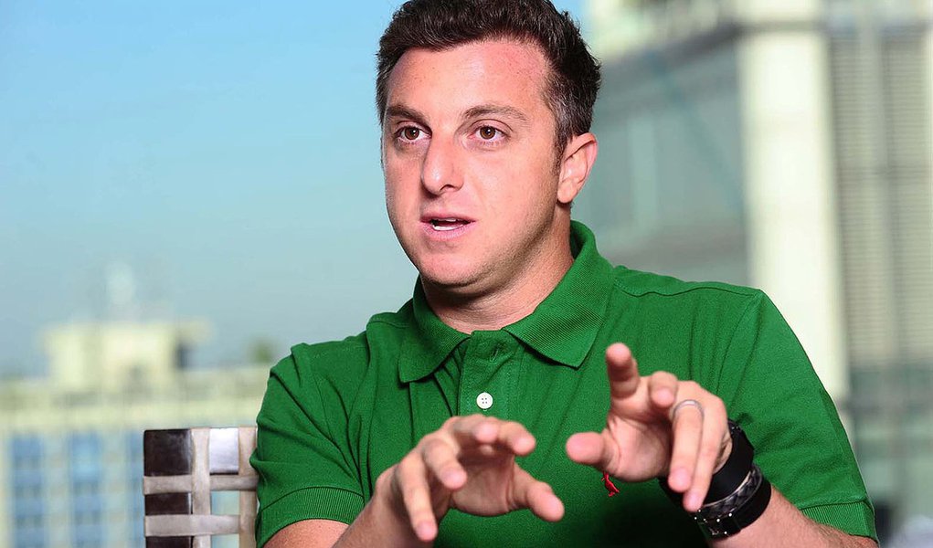 Luciano Huck, apresentador do programa "Caldeir„o do Huck", da Rede Globo. (Foto: Aquiles Lins) Luciano Huck, apresentador do programa "Caldeir„o do Huck", da Rede Globo.