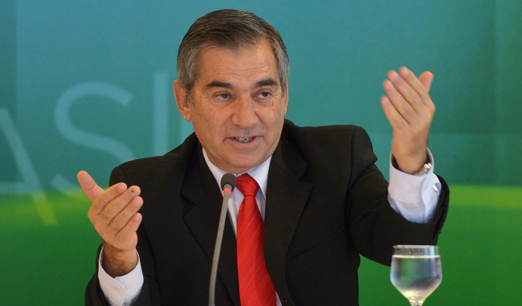 Ministro da Secretaria Geral da Presidencia da República Gilberto Carvalho, participa da reunião do Estágio Preliminar de Preparação da Jornana Mundial da Juventude 2013. (Foto: Giuliana Miranda) Ministro da Secretaria Geral da Presidencia da República Gilberto Carvalho, participa da reunião do Estágio Preliminar de Preparação da Jornana Mundial da Juventude 2013.