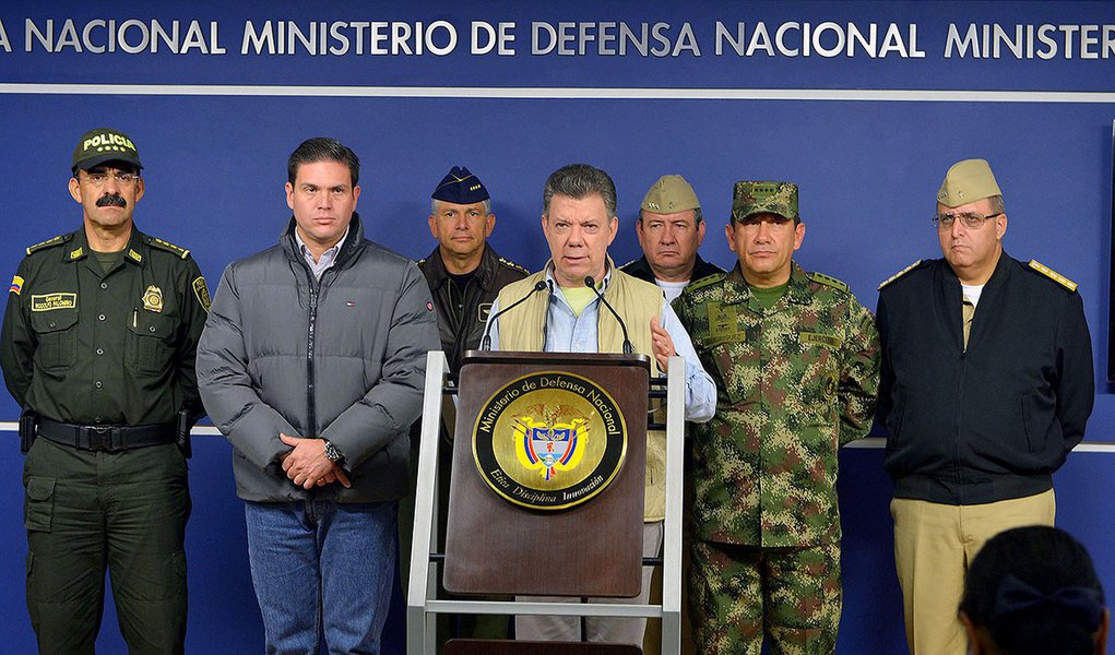 Presidente da Colômbia, Juan Manuel Santos, durante coletiva de imprensa em Bogotá. 16/11/2014. REUTERS/Javier Casella/Colombian Presidency/Handout via Reuters (Foto: Leonardo Attuch) Presidente da Colômbia, Juan Manuel Santos, durante coletiva de imprensa em Bogotá. 16/11/2014. REUTERS/Javier Casella/Colombian Presidency/Handout via Reuters