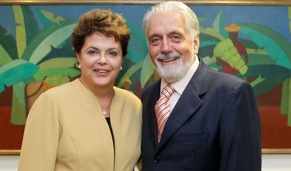 Brasília-DF, 10/02/2011. Presidenta Dilma Rousseff recebe o governador da bahia Jaques Wagner. Foto: Roberto Stucket Filho/PR (Foto: Realle Palazzo-Martini) Brasília-DF, 10/02/2011. Presidenta Dilma Rousseff recebe o governador da bahia Jaques Wagner. Foto: Roberto Stucket Filho/PR