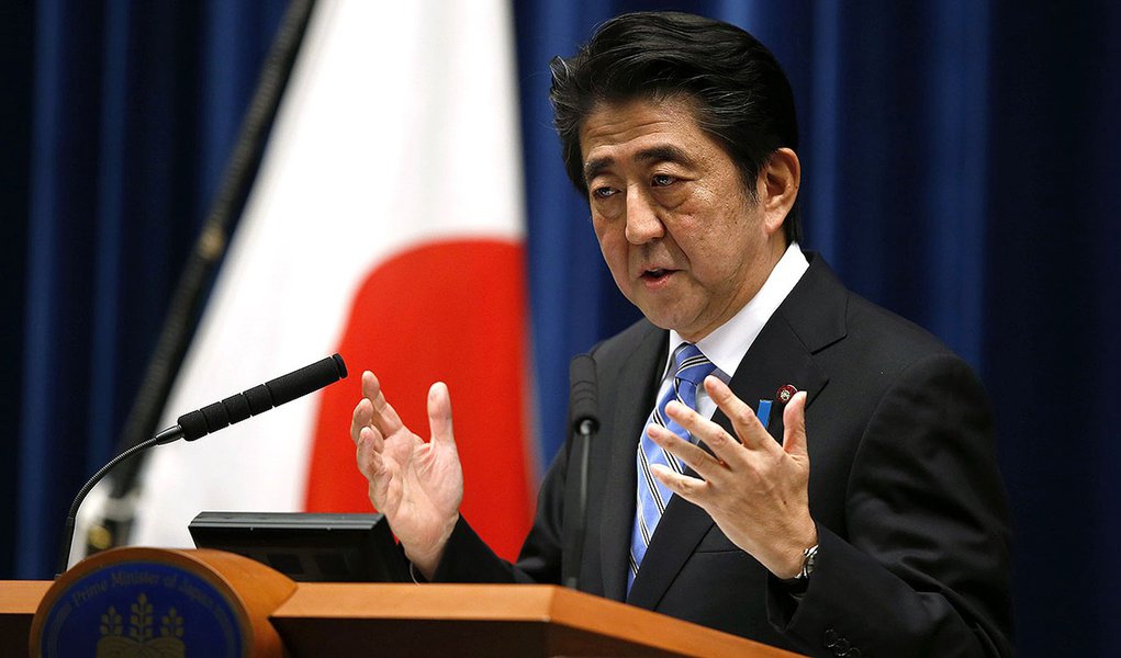 Primeiro-ministro do Japão, Shinzo Abe, durante coletiva de imprensa em Tóquio. 18/11/2014. REUTERS/Toru Hanai (Foto: Leonardo Attuch) Primeiro-ministro do Japão, Shinzo Abe, durante coletiva de imprensa em Tóquio. 18/11/2014. REUTERS/Toru Hanai