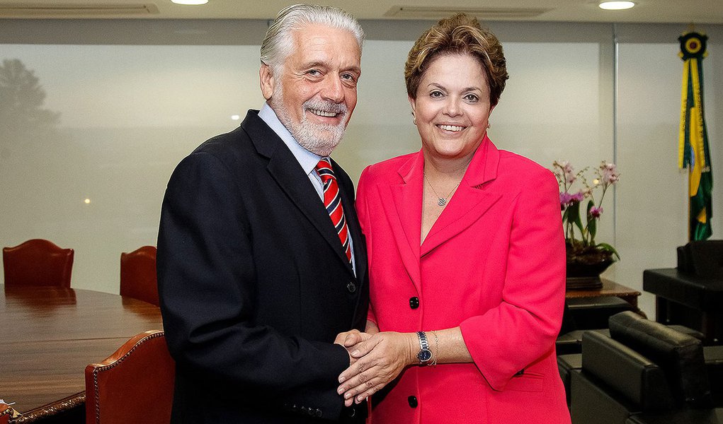 Brasília - DF, 31/07/2012. Presidenta Dilma Rousseff Jaques Wagner Governador do estado da Bahia no Palácio do Planalto. Foto: Roberto Stuckert Filho/PR. (Foto: Roberta Namour) Brasília - DF, 31/07/2012. Presidenta Dilma Rousseff Jaques Wagner Governador do estado da Bahia no Palácio do Planalto. Foto: Roberto Stuckert Filho/PR.