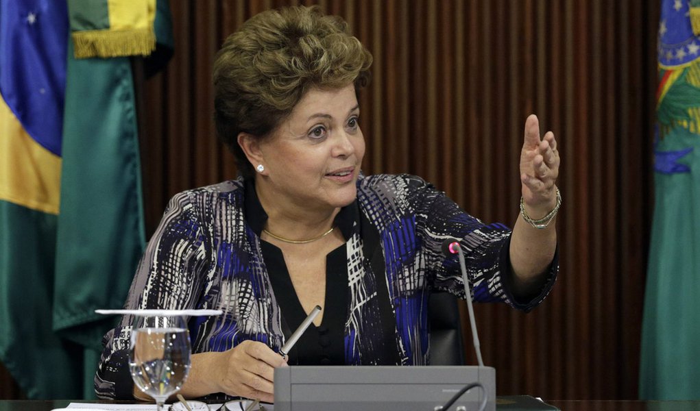 Presidente Dilma Rousseff fala durante reunião no Palácio do Planalto. 01/12/2014. REUTERS/Ueslei Marcelino (Foto: Gisele Federicce) Presidente Dilma Rousseff fala durante reunião no Palácio do Planalto. 01/12/2014. REUTERS/Ueslei Marcelino