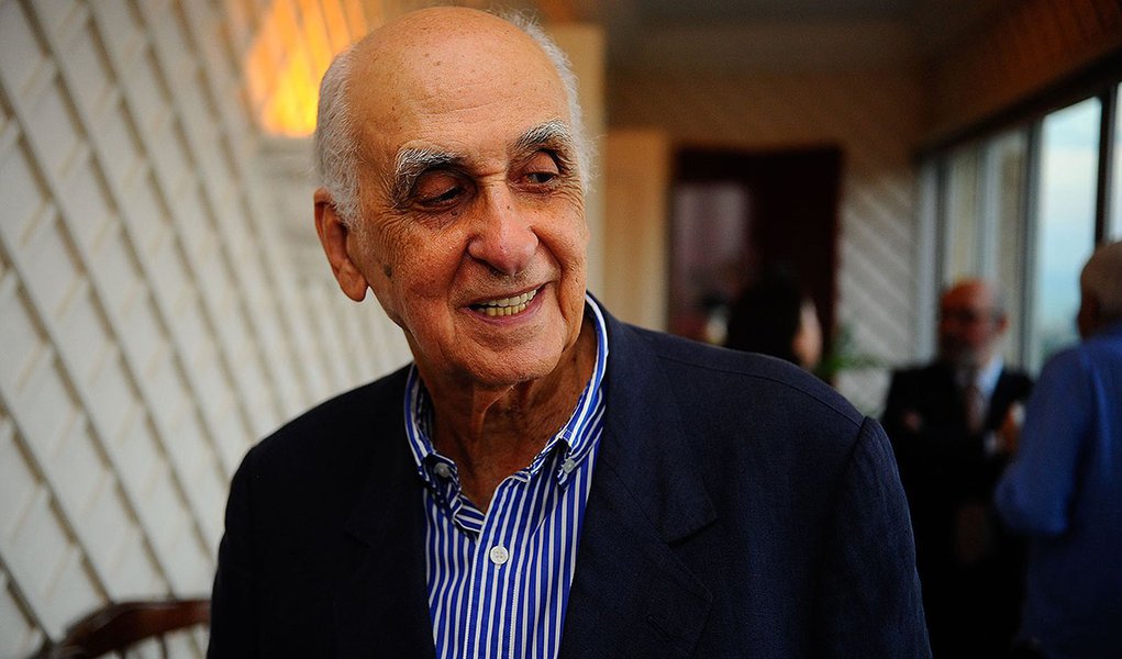 30/10/2014- Rio de Janeiro- RJ- Brasil- Zuenir Ventura foi eleito o novo ocupante da Cadeira 32, vaga após a morte de Ariano Suassuna, em julho (Tomaz Silva/Agência Brasil) (Foto: Leonardo Attuch) 30/10/2014- Rio de Janeiro- RJ- Brasil- Zuenir Ventura foi eleito o novo ocupante da Cadeira 32, vaga após a morte de Ariano Suassuna, em julho (Tomaz Silva/Agência Brasil)