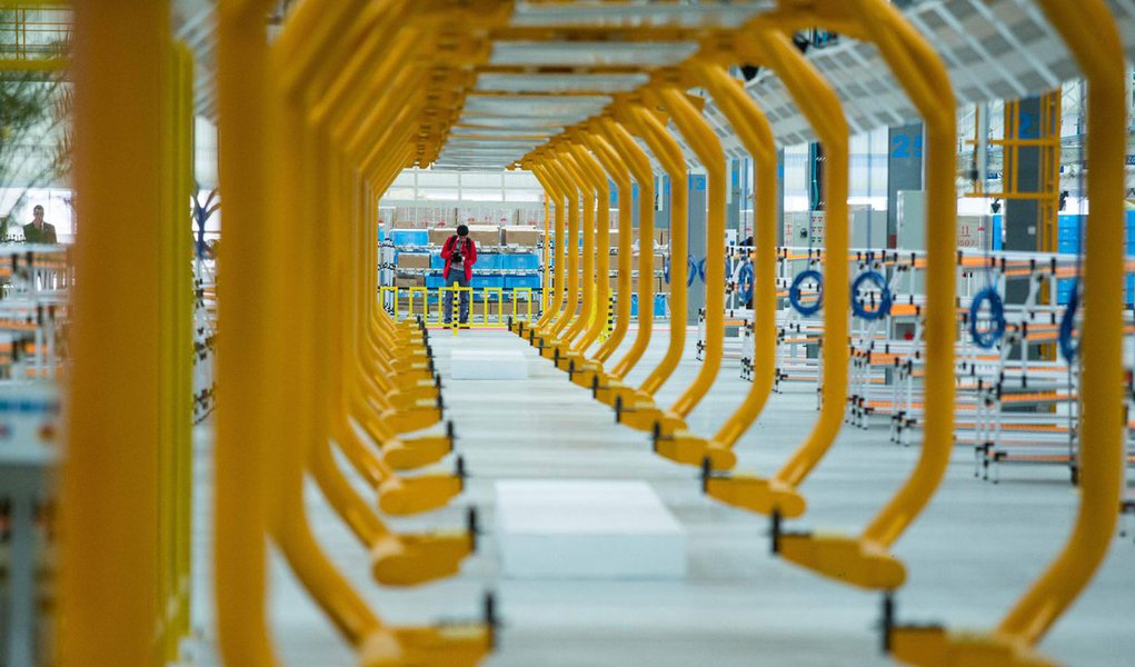 A atividade da indústria brasileira voltou a mostrar expansão em agosto após quatro meses de contração, favorecida pelo aumento da produção com o fim da Copa do Mundo e pela atividade de compras, de acordo com o PMI. 28/06/2014 REUTERS/Roosevelt Ca (Foto: Leonardo Lucena) A atividade da indústria brasileira voltou a mostrar expansão em agosto após quatro meses de contração, favorecida pelo aumento da produção com o fim da Copa do Mundo e pela atividade de compras, de acordo com o PMI. 28/06/2014 REUTERS/Roosevelt Ca
