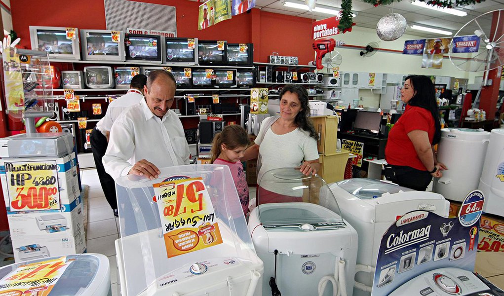 Comércio paranaense registra crescimento de 6,6% no ano. Foto: Arquivo ANPr (Foto: Leonardo Lucena) Comércio paranaense registra crescimento de 6,6% no ano. Foto: Arquivo ANPr