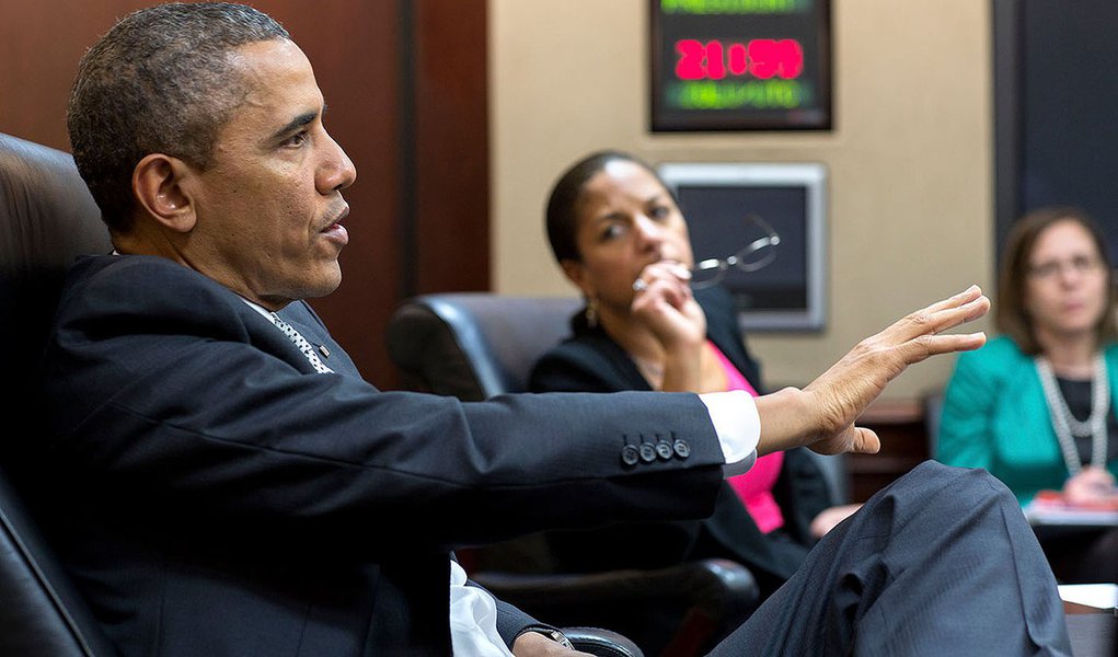President Barack Obama meets with National Security Advisor Susan E. Rice and National Security Council staff in the Situation Room of the White House, April 3, 2014. (Official White House Photo by Pete Souza)
This official White House photograph is b (Foto: Roberta Namour) President Barack Obama meets with National Security Advisor Susan E. Rice and National Security Council staff in the Situation Room of the White House, April 3, 2014. (Official White House Photo by Pete Souza)
This official White House photograph is b