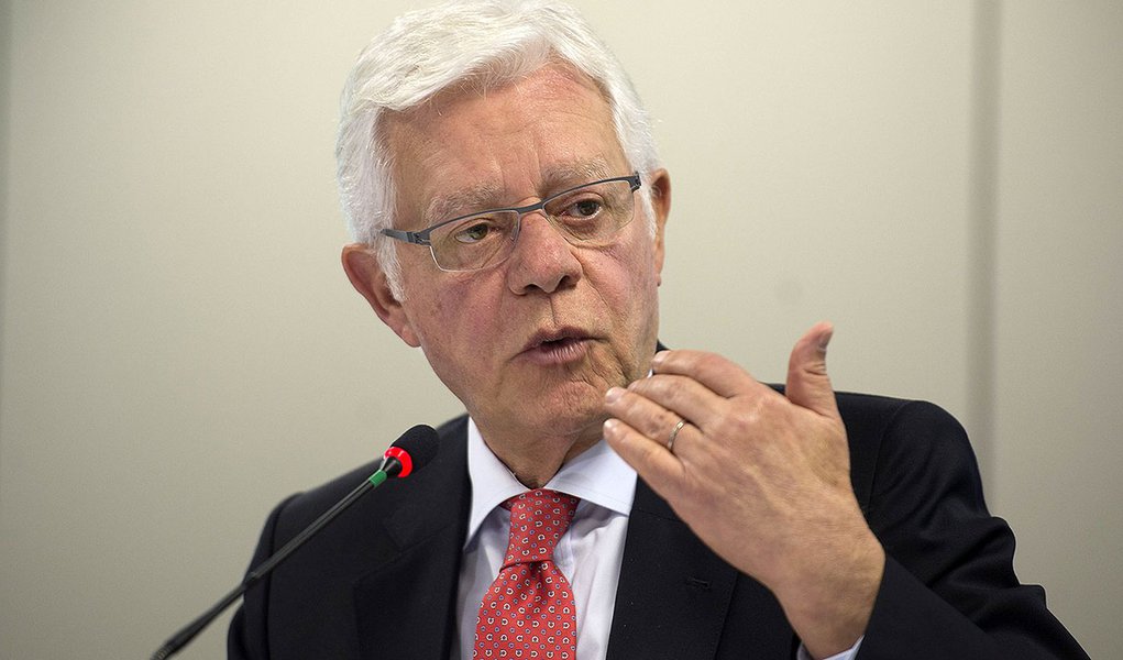 O ministro da Secretaria de Aviação Civil, Moreira Franco e o presidente da Anac, Marcelo Guaranys, no lançamento do primeiro Inventário Nacional de Emissões Atmosféricas da Aviação Civil (Marcelo Camargo/Agência Brasil)
- Assuntos: Anac, Inventário Naci (Foto: Giuliana Miranda) O ministro da Secretaria de Aviação Civil, Moreira Franco e o presidente da Anac, Marcelo Guaranys, no lançamento do primeiro Inventário Nacional de Emissões Atmosféricas da Aviação Civil (Marcelo Camargo/Agência Brasil)
- Assuntos: Anac, Inventário Naci