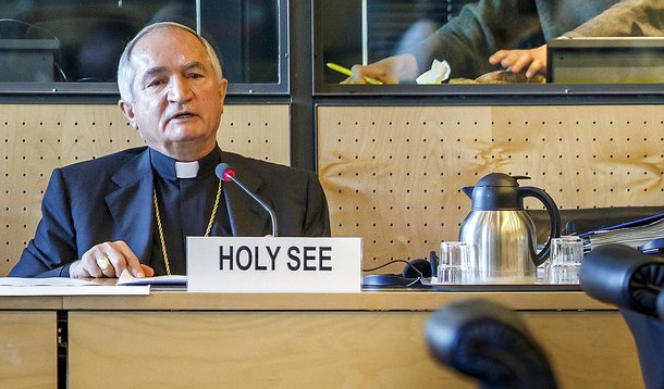 Archbishop Silvano M. Tomasi appears before the U.N. committee in Geneva on Monday (Foto: Leonardo Attuch) Archbishop Silvano M. Tomasi appears before the U.N. committee in Geneva on Monday