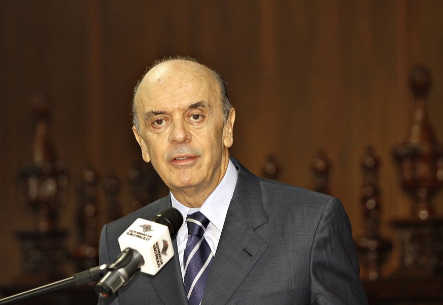 O Governador do estado de S�o Paulo, Jos� Serra e o secret�rio estadual do Emprego e Rela��es do Trabalho, Guilherme Afif Domingos, participam do lan�amento do Salari�metro (www.salariometro.sp.gov.br) - ferramenta online que calcula a remunera��o m�dia (Foto: Leonardo Attuch) O Governador do estado de S�o Paulo, Jos� Serra e o secret�rio estadual do Emprego e Rela��es do Trabalho, Guilherme Afif Domingos, participam do lan�amento do Salari�metro (www.salariometro.sp.gov.br) - ferramenta online que calcula a remunera��o m�dia