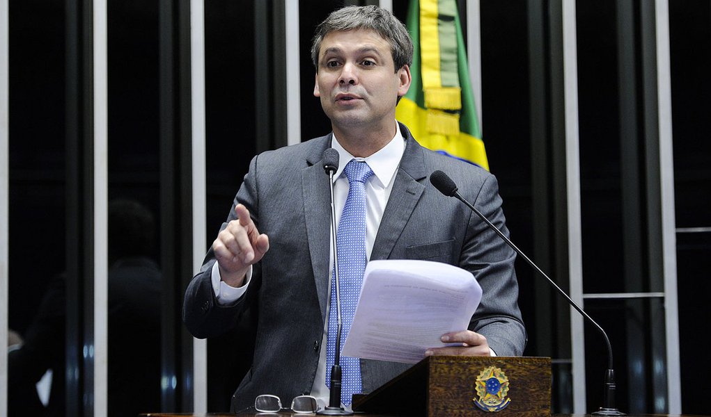 Senador Lindbergh Farias (PT-RJ) quer que Brasil lidere debate sobre direitos humanos e privacidade (Foto: Aquiles Lins) Senador Lindbergh Farias (PT-RJ) quer que Brasil lidere debate sobre direitos humanos e privacidade