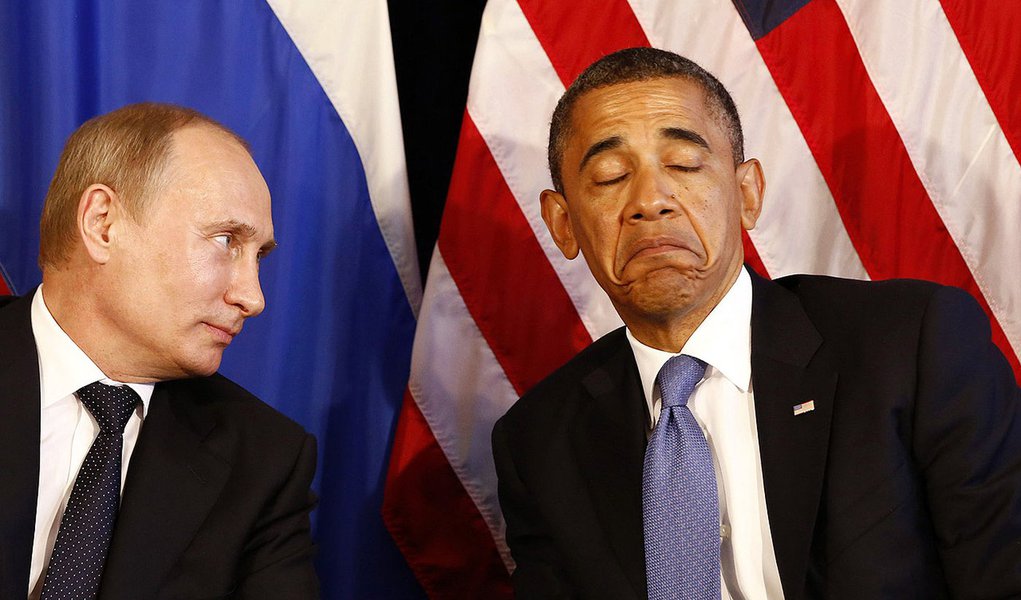 File photo of U.S. President Barack Obama (R) meeting with Russia's President Vladimir Putin in Los Cabos, Mexico, June 18, 2012. Obama cancelled a meeting with Putin planned for next month in Moscow over frustration with Russia's asylum for fugitive inte (Foto: Leonardo Attuch) File photo of U.S. President Barack Obama (R) meeting with Russia's President Vladimir Putin in Los Cabos, Mexico, June 18, 2012. Obama cancelled a meeting with Putin planned for next month in Moscow over frustration with Russia's asylum for fugitive inte