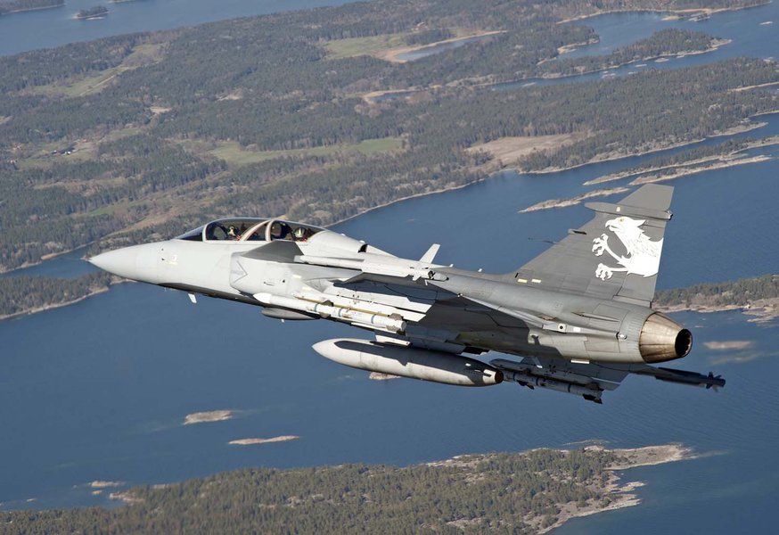 Swiss Pilots flies Gripen E/F Test Aircraft in Sweden (Foto: Leonardo Lucena) Swiss Pilots flies Gripen E/F Test Aircraft in Sweden