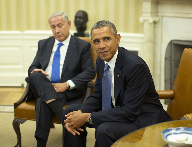 U.S. President Barack Obama meets with Israeli Prime Minister Benjamin Netanyahu in the Oval Office of the White House in Washington, September 30, 2013. REUTERS/Jason Reed (UNITED STATES - Tags: POLITICS) (Foto: Gisele Federicce) www.brasil247.com - U.S. President Barack Obama meets with Israeli Prime Minister Benjamin Netanyahu in the Oval Office of the White House in Washington, September 30, 2013. REUTERS/Jason Reed (UNITED STATES - Tags: POLITICS)