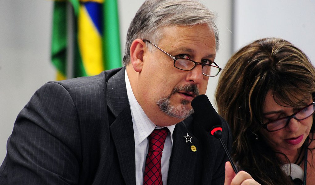 Dep. Ricardo Berzoini, Comissão Especial Código de Processo Civil (PL 6025/05) (Foto: Gisele Federicce) Dep. Ricardo Berzoini, Comissão Especial Código de Processo Civil (PL 6025/05)
