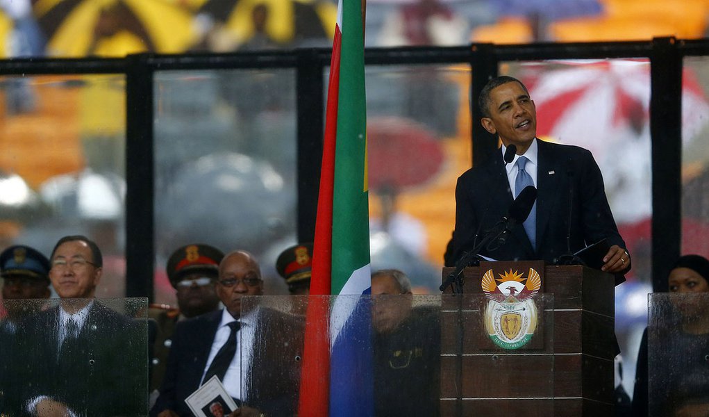 U.S. President Barack Obama delivers his speech at the memorial service for late South African President Nelson Mandela at the FNB soccer stadium in Johannesburg December 10, 2013. World leaders, from U.S. President Barack Obama to Cuba's Raul Castro, wil (Foto: Gisele Federicce) www.brasil247.com - U.S. President Barack Obama delivers his speech at the memorial service for late South African President Nelson Mandela at the FNB soccer stadium in Johannesburg December 10, 2013. World leaders, from U.S. President Barack Obama to Cuba's Raul Castro, wil