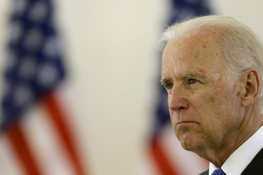U.S. Vice President Joe Biden listens during a news conference in Vilnius March 19, 2014. REUTERS/Ints Kalnins (LITHUANIA - Tags: POLITICS) (Foto: Paulo Emílio) U.S. Vice President Joe Biden listens during a news conference in Vilnius March 19, 2014. REUTERS/Ints Kalnins (LITHUANIA - Tags: POLITICS)