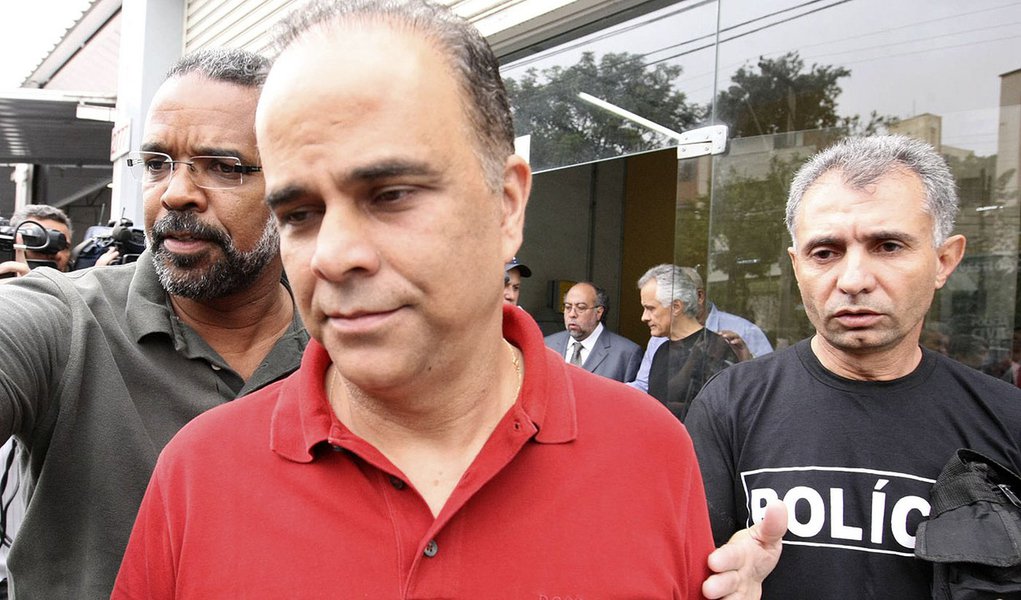 Brasil, Belo Horizonte, MG, 02/12/2011. O publicit·rio Marcos ValÈrio Fernandes de Souza, suspeito de comandar o esquema nacionalmente conhecido como Mensal„o, foi preso na madrugada desta sexta-feira (2) em Belo Horizonte(MG). O empres·rio foi detido no (Foto: Aquiles Lins) Brasil, Belo Horizonte, MG, 02/12/2011. O publicit·rio Marcos ValÈrio Fernandes de Souza, suspeito de comandar o esquema nacionalmente conhecido como Mensal„o, foi preso na madrugada desta sexta-feira (2) em Belo Horizonte(MG). O empres·rio foi detido no