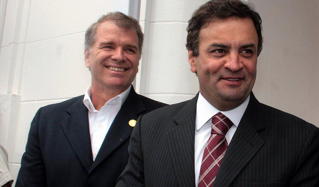 O governador Aécio Neves inaugurou, nesta segunda-feira (14/09), em São Paulo, o Espaço Minas Gerais. Instalado em um casarão da década de 30, na rua Minas Gerais, em Higienópolis, o espaço será um centro de referência para empresas e executivos do país e (Foto: Gisele Federicce) O governador Aécio Neves inaugurou, nesta segunda-feira (14/09), em São Paulo, o Espaço Minas Gerais. Instalado em um casarão da década de 30, na rua Minas Gerais, em Higienópolis, o espaço será um centro de referência para empresas e executivos do país e
