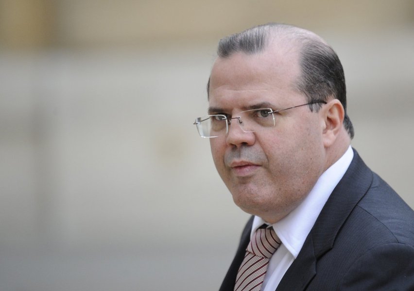 Governo tem que definir ajustes “claramente” (Foto: LIONEL BONAVENTURE) Governo tem que definir ajustes “claramente”