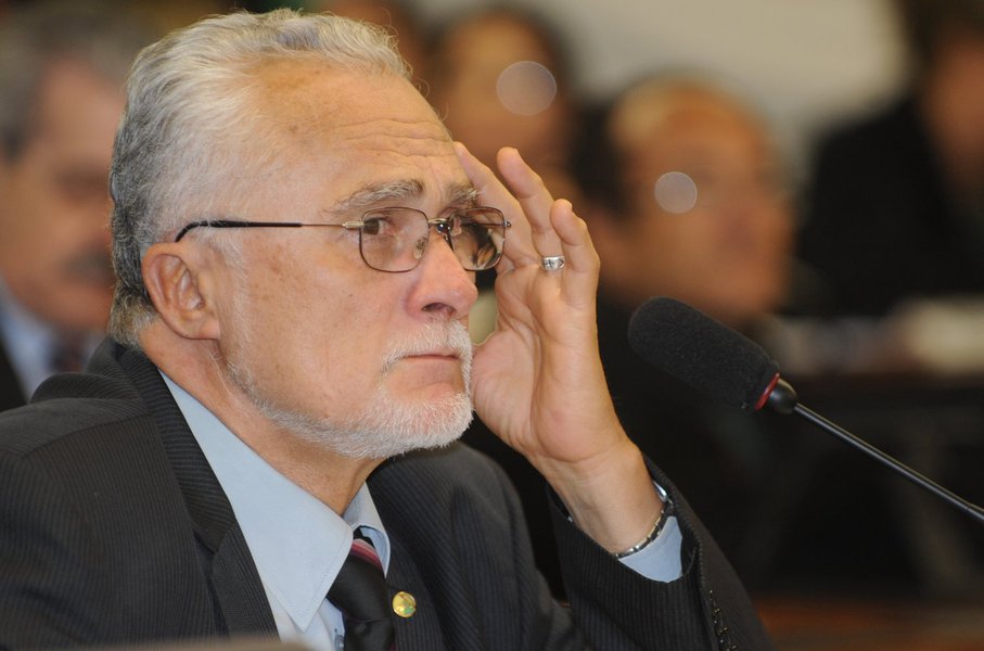 Em recurso, Genoino diz que condenação é injusta (Foto: José Cruz/ABr) Em recurso, Genoino diz que condenação é injusta