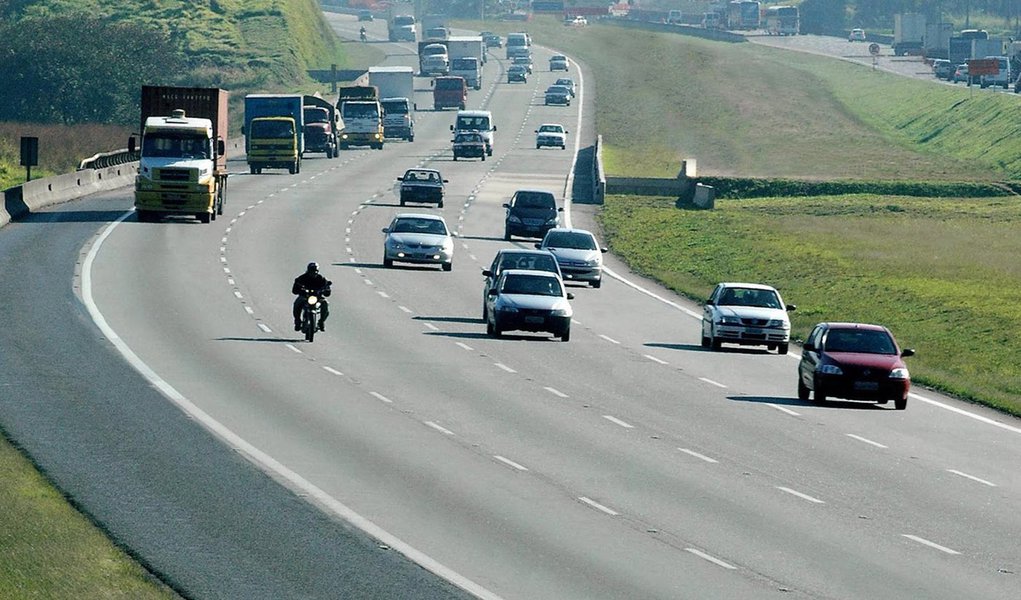 km 27 da rodovia dos bandeirantes, pista sul as 09:45 h. dos dia 30 de junho de 2005. (Foto: Voney Malta) km 27 da rodovia dos bandeirantes, pista sul as 09:45 h. dos dia 30 de junho de 2005.