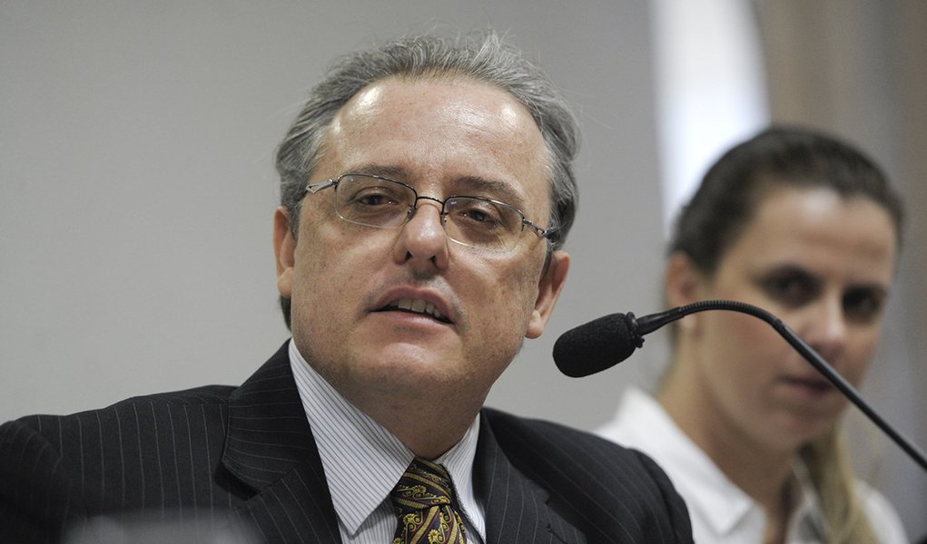 Audiência conjunta para debater a repercussão da pesquisa do Instituto de Pesquisa Econômica Aplicada (Ipea) sobre o estupro: Daniel Cerqueira, representante do Ipea (Foto: Gisele Federicce) Audiência conjunta para debater a repercussão da pesquisa do Instituto de Pesquisa Econômica Aplicada (Ipea) sobre o estupro: Daniel Cerqueira, representante do Ipea