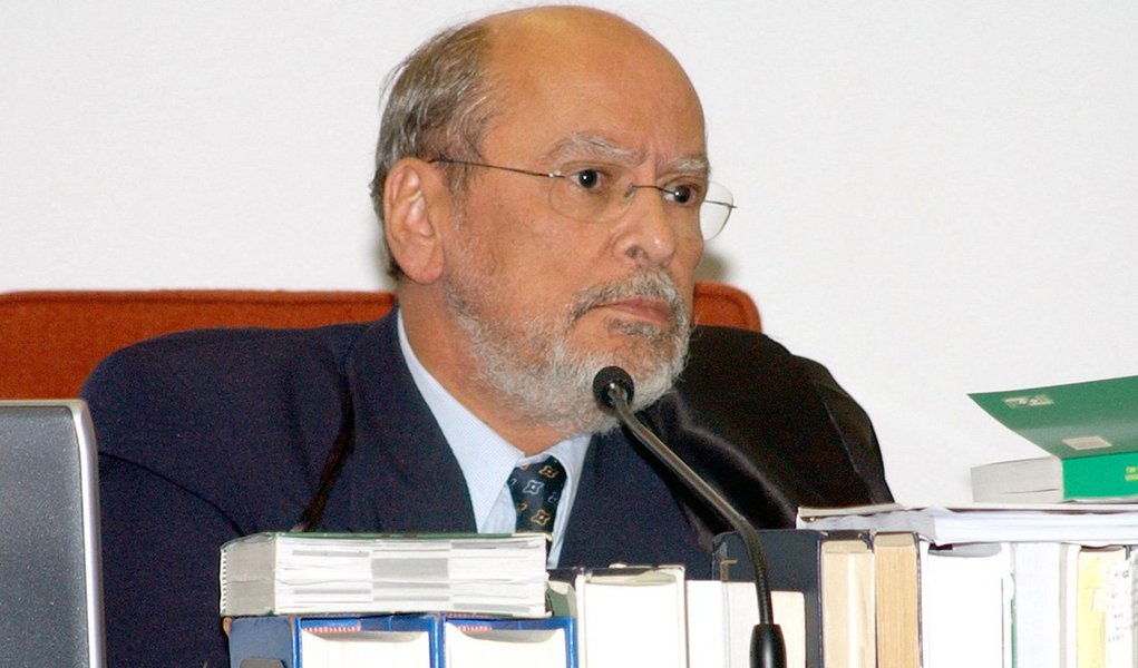 Sepúlveda Pertence: "Enterrou-se uma garantia fundamental" (Foto: Divulgação) Sepúlveda Pertence: "Enterrou-se uma garantia fundamental"