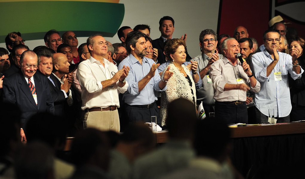 Dilma discursa em convenção do PMDB e diz que parceria com partido terá "uma longa vida" (Foto: Valter Lima) www.brasil247.com - Dilma discursa em convenção do PMDB e diz que parceria com partido terá "uma longa vida"