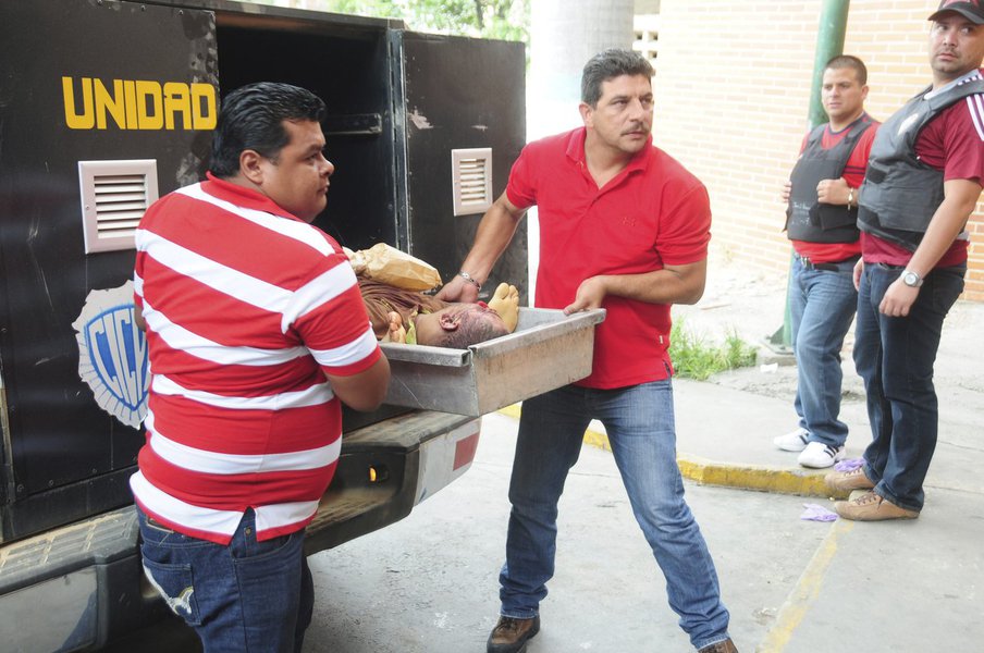 Rebelião deixa 50 mortos em presídio venezuelano (Foto: STRINGER) Rebelião deixa 50 mortos em presídio venezuelano