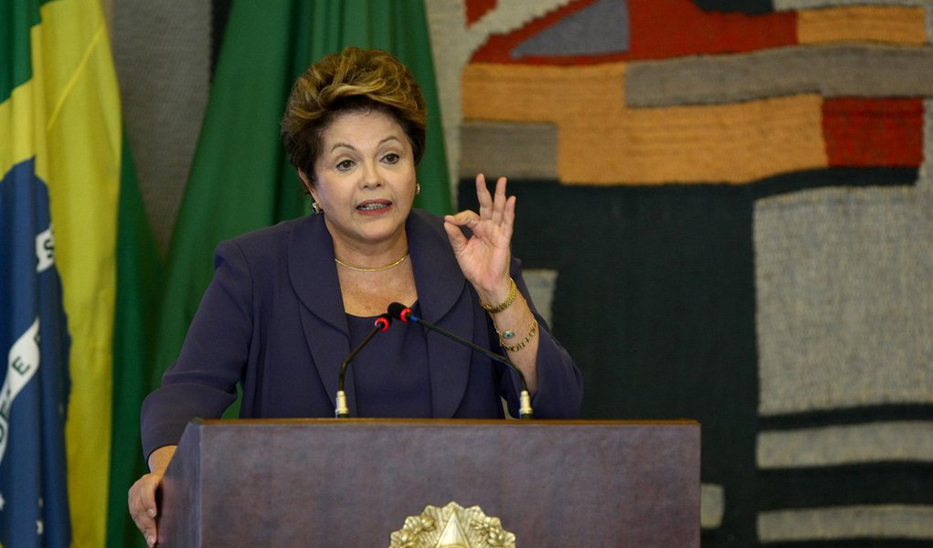Dilma veta fim de multa de 10% sobre FGTS (Foto: Pedro Ladeira) Dilma veta fim de multa de 10% sobre FGTS