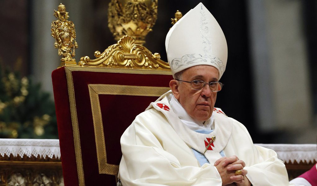Pope Francis leads a mass at Saint Peter's Basilica at the Vatican January 1, 2014. REUTERS/Giampiero Sposito (VATICAN - Tags: RELIGION) (Foto: Gisele Federicce) Pope Francis leads a mass at Saint Peter's Basilica at the Vatican January 1, 2014. REUTERS/Giampiero Sposito (VATICAN - Tags: RELIGION)