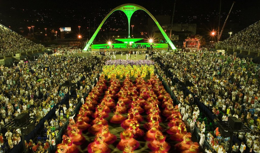 Acabam os ingressos para desfile do Carnaval no Rio Brasil 247