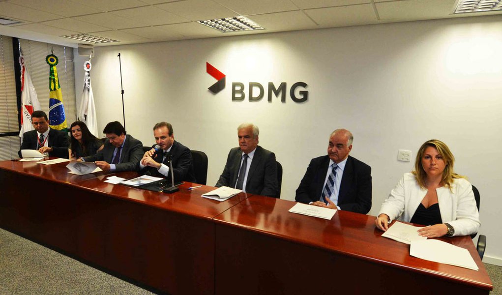 Coletiva do Secretario Bilac Pinto da Secretaria de Desenvolvimento regional e Politica Urbana.
Credito:Renato Cobucci/Imprensa-MG.
Data:19-12-2013.
Local:BDMG-MG (Foto: Leonardo Lucena) Coletiva do Secretario Bilac Pinto da Secretaria de Desenvolvimento regional e Politica Urbana.
Credito:Renato Cobucci/Imprensa-MG.
Data:19-12-2013.
Local:BDMG-MG