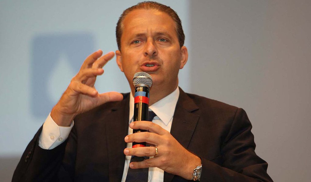 RECIFE,PE,31.10.2013:EDUARDO CAMPOS/PERNAMBUCO NO CLIMA/ABERTURA - O governador de Pernambuco, Eduardo Campos (PSB), participa da abertura do Pernambuco no Clima, realizado no Parque Dona Lindu, em Boa Viagem em Recife, PE, na manhã desta quinta-feira (31 (Foto: Paulo Emílio) RECIFE,PE,31.10.2013:EDUARDO CAMPOS/PERNAMBUCO NO CLIMA/ABERTURA - O governador de Pernambuco, Eduardo Campos (PSB), participa da abertura do Pernambuco no Clima, realizado no Parque Dona Lindu, em Boa Viagem em Recife, PE, na manhã desta quinta-feira (31