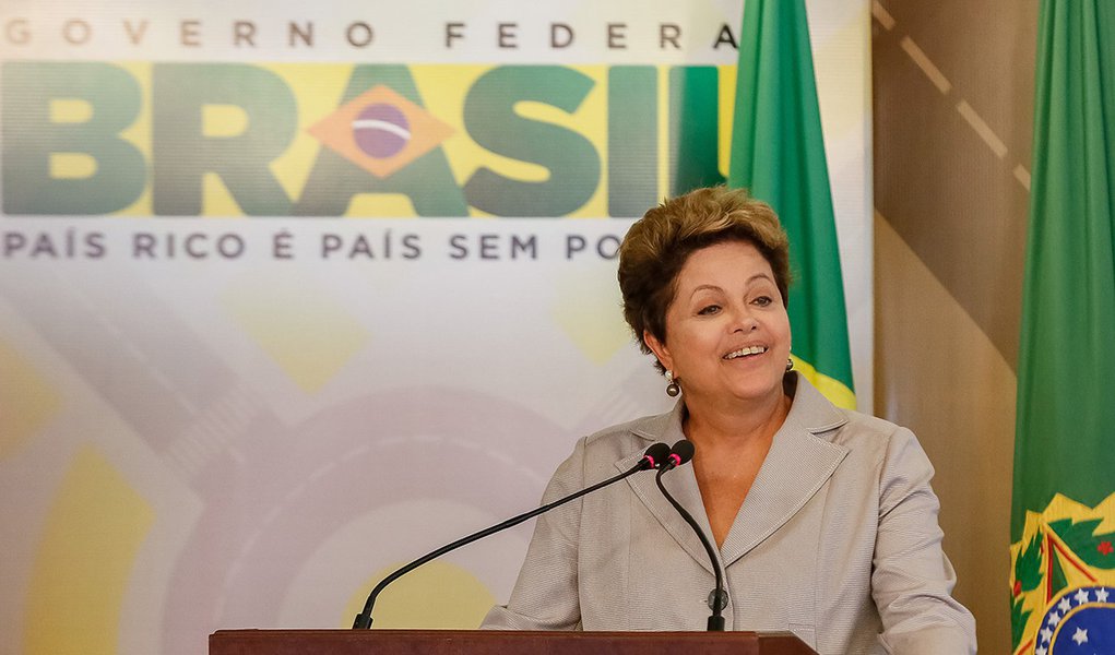 Brasília - DF, 13/03/2014. Presidenta Dilma Rousseff durante anúncio de investimentos do PAC2 Mobilidade Urbana no Palácio do Planalto. Foto: Roberto Stuckert Filho/PR (Foto: Gisele Federicce) Brasília - DF, 13/03/2014. Presidenta Dilma Rousseff durante anúncio de investimentos do PAC2 Mobilidade Urbana no Palácio do Planalto. Foto: Roberto Stuckert Filho/PR