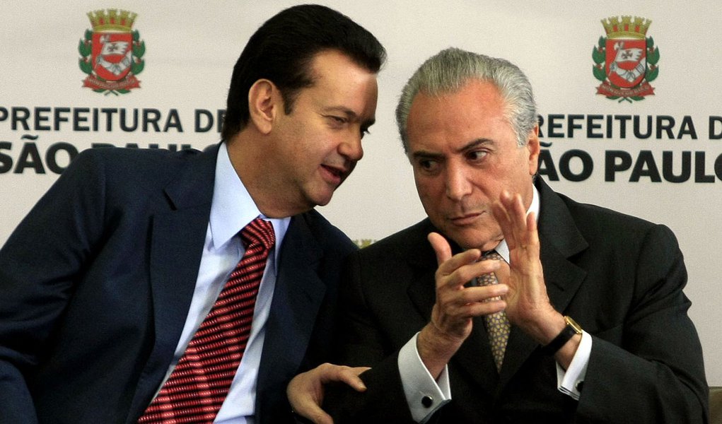 SP - KASSAB/POSSE/SECRETÁRIOS - POLÍTICA - O vice-presidente da República, Michel Temer, e o prefeito de São Paulo, Gilberto Kassab (e), participam da posse dos novos secretários municipais da capital, nesta segunda-feira, no Edifício Matarazzo, sede da P (Foto: Valter Lima) SP - KASSAB/POSSE/SECRETÁRIOS - POLÍTICA - O vice-presidente da República, Michel Temer, e o prefeito de São Paulo, Gilberto Kassab (e), participam da posse dos novos secretários municipais da capital, nesta segunda-feira, no Edifício Matarazzo, sede da P