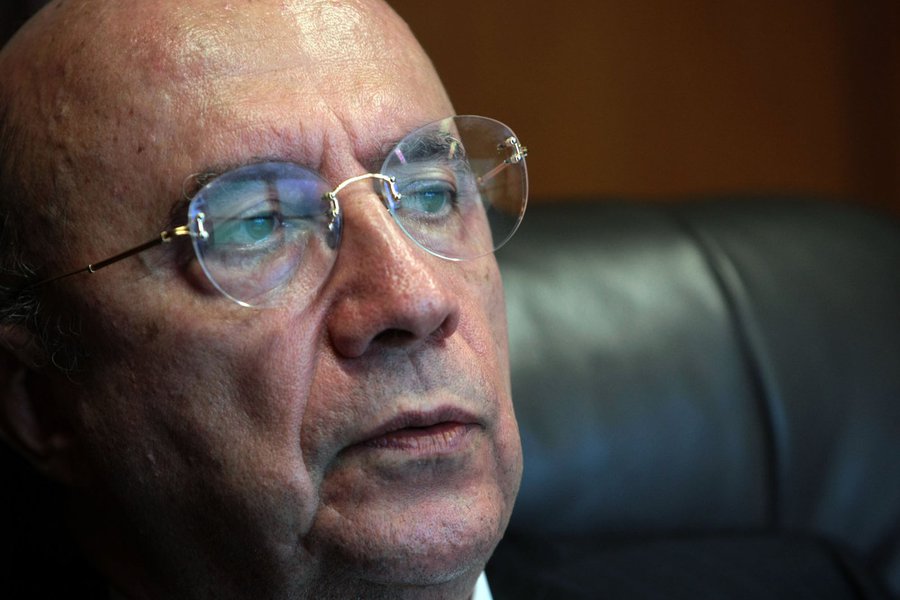 PINT0918 S�O PAULO 08/02/2010 ECONOMIA EXCLUSIVO Presidente do Banco Central Henrique Meirelles durante entrevista FOTO PAULO PINTO/AE (Foto: Leonardo Attuch) PINT0918 S�O PAULO 08/02/2010 ECONOMIA EXCLUSIVO Presidente do Banco Central Henrique Meirelles durante entrevista FOTO PAULO PINTO/AE
