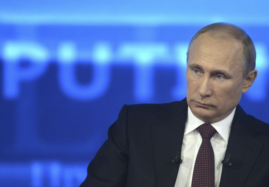 Russian President Vladimir Putin takes part in a live broadcast nationwide phone-in in Moscow April 17, 2014. Edward Snowden, the fugitive former U.S. spy agency contractor who leaked details of U.S. intelligence eavesdropping, asked Putin a question on T (Foto: Gisele Federicce) Russian President Vladimir Putin takes part in a live broadcast nationwide phone-in in Moscow April 17, 2014. Edward Snowden, the fugitive former U.S. spy agency contractor who leaked details of U.S. intelligence eavesdropping, asked Putin a question on T