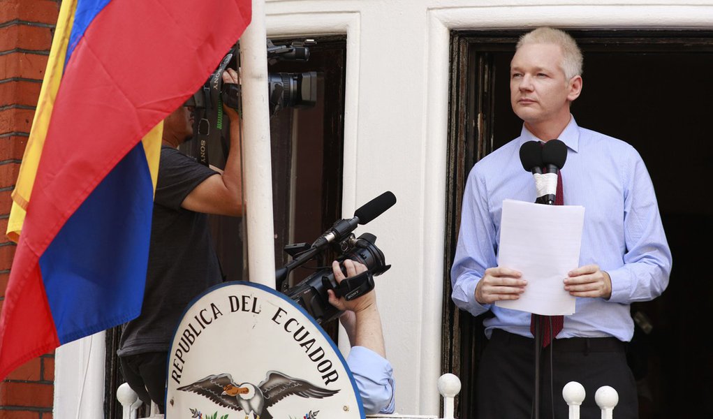 EUA já têm acusação pronta para Assange, revela Wikileaks (Foto: REUTERS/Olivia Harris ) EUA já têm acusação pronta para Assange, revela Wikileaks