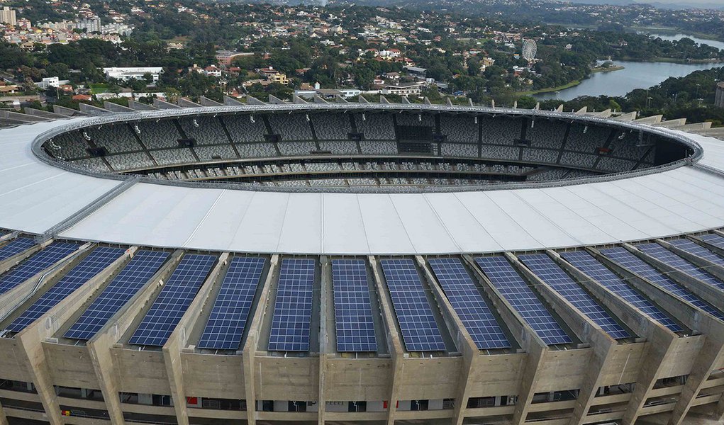 Usina Solar do Mineirao - Parceria entre Secopa e Cemig.
Credito: Renato Cobucci/Imprensa MG
Data: 16-05-2013
Local: Estadio Mineirao (Foto: Leonardo Lucena) Usina Solar do Mineirao - Parceria entre Secopa e Cemig.
Credito: Renato Cobucci/Imprensa MG
Data: 16-05-2013
Local: Estadio Mineirao
