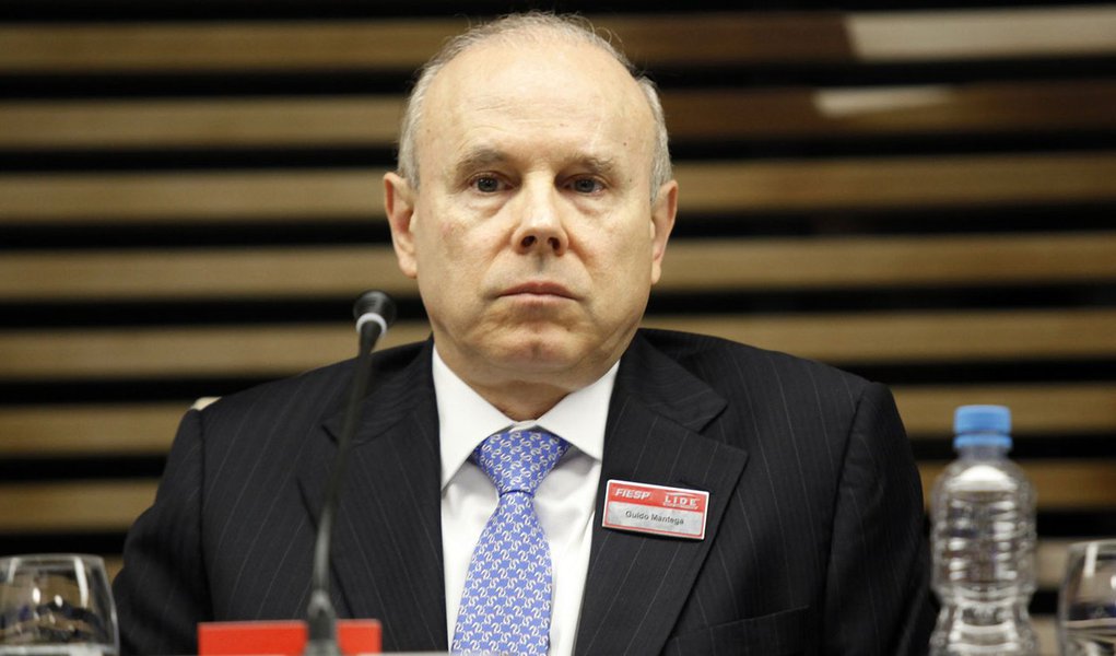 Mantega não vai aceitar demissões na GM de São José dos Campos (Foto: Adriana Spaca/Folhapress) Mantega não vai aceitar demissões na GM de São José dos Campos