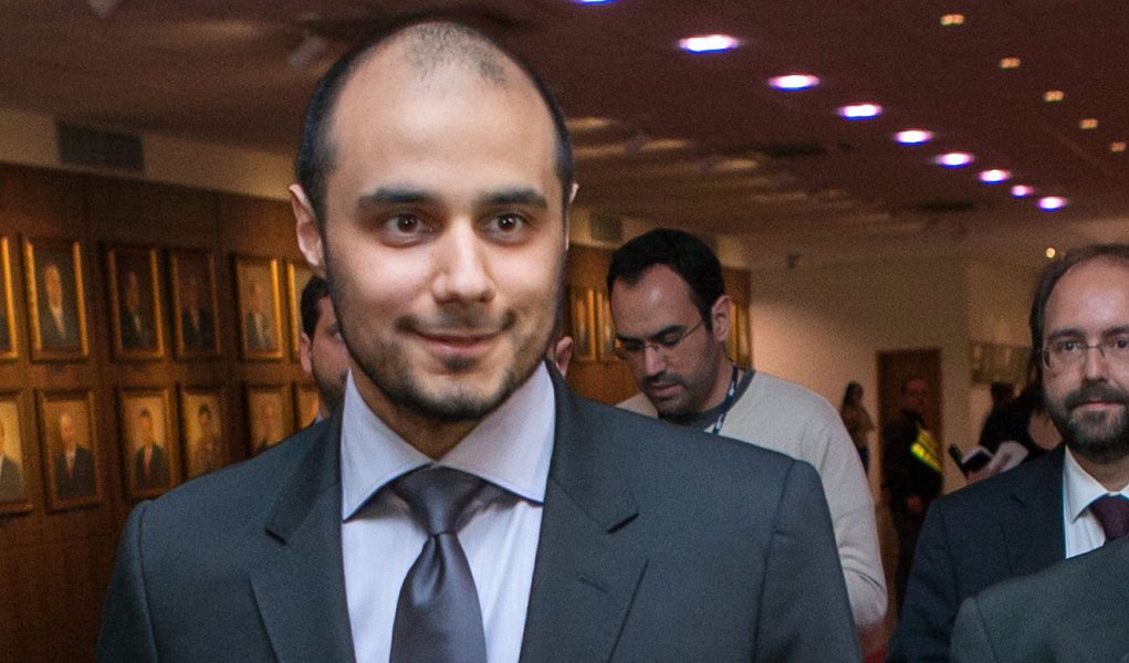Príncipe saudita Khaled bin Alwaleed visita Florianópolis e participa de reunião sobre investimentos com o governador do estado de Santa Catarina, Raimundo Colombo, e com o prefeito de Florianópolis, César Souza Junior. Cumprindo agenda, também participa (Foto: Roberta Namour) Príncipe saudita Khaled bin Alwaleed visita Florianópolis e participa de reunião sobre investimentos com o governador do estado de Santa Catarina, Raimundo Colombo, e com o prefeito de Florianópolis, César Souza Junior. Cumprindo agenda, também participa