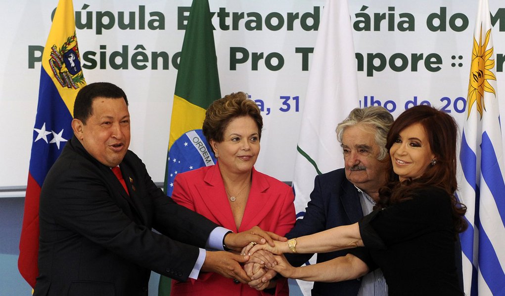 Chávez faz da integração sul-americana o núcleo de sua política internacional (Foto: Wilson Dias/Agência Brasil) Chávez faz da integração sul-americana o núcleo de sua política internacional